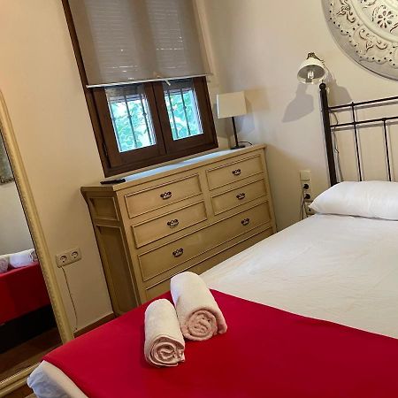 Sleep In Historic Puerta Elvira Apartment Granada Bagian luar foto