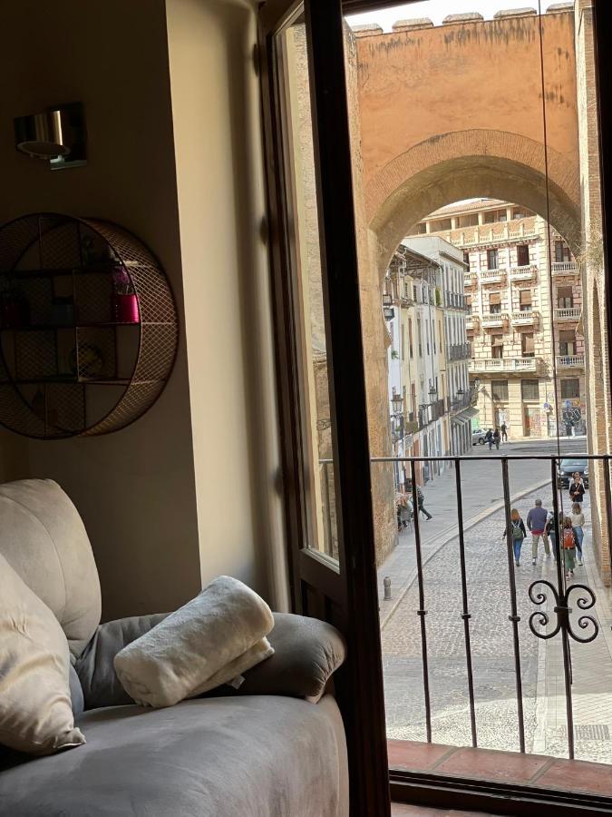 Sleep In Historic Puerta Elvira Apartment Granada Bagian luar foto