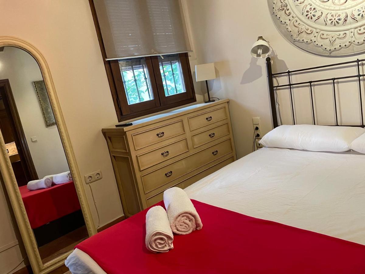 Sleep In Historic Puerta Elvira Apartment Granada Bagian luar foto