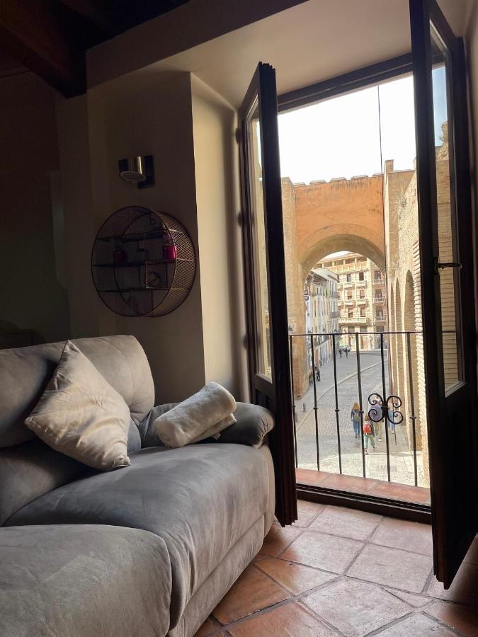 Sleep In Historic Puerta Elvira Apartment Granada Bagian luar foto
